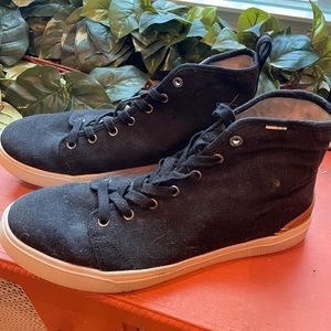 TOMS Mens Travel Lite Low Cut Sneakers